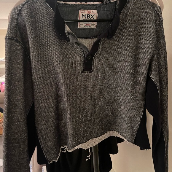 cropped long sleeve - Picture 2 of 6